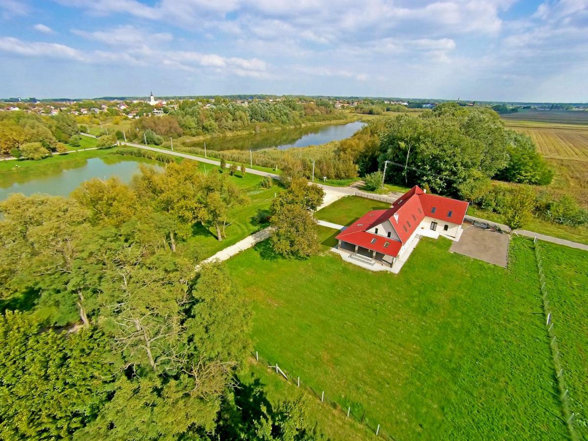 Hotel Tiszavilag Pihenohaz Tiszakécske Exterior foto